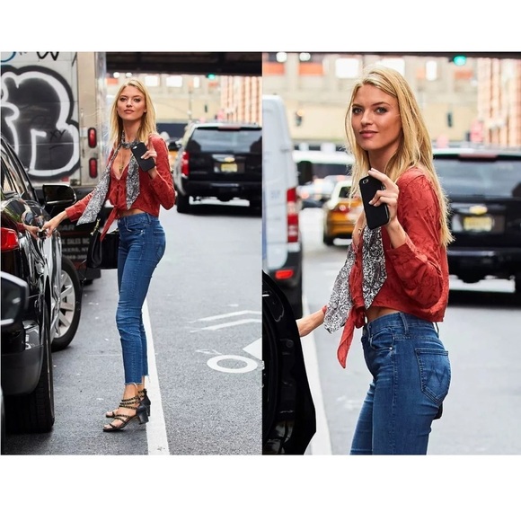 Mother Denim The Looker Ankle Fray, Girl Crush, As Seen On Martha Hunt - Picture 5 of 17